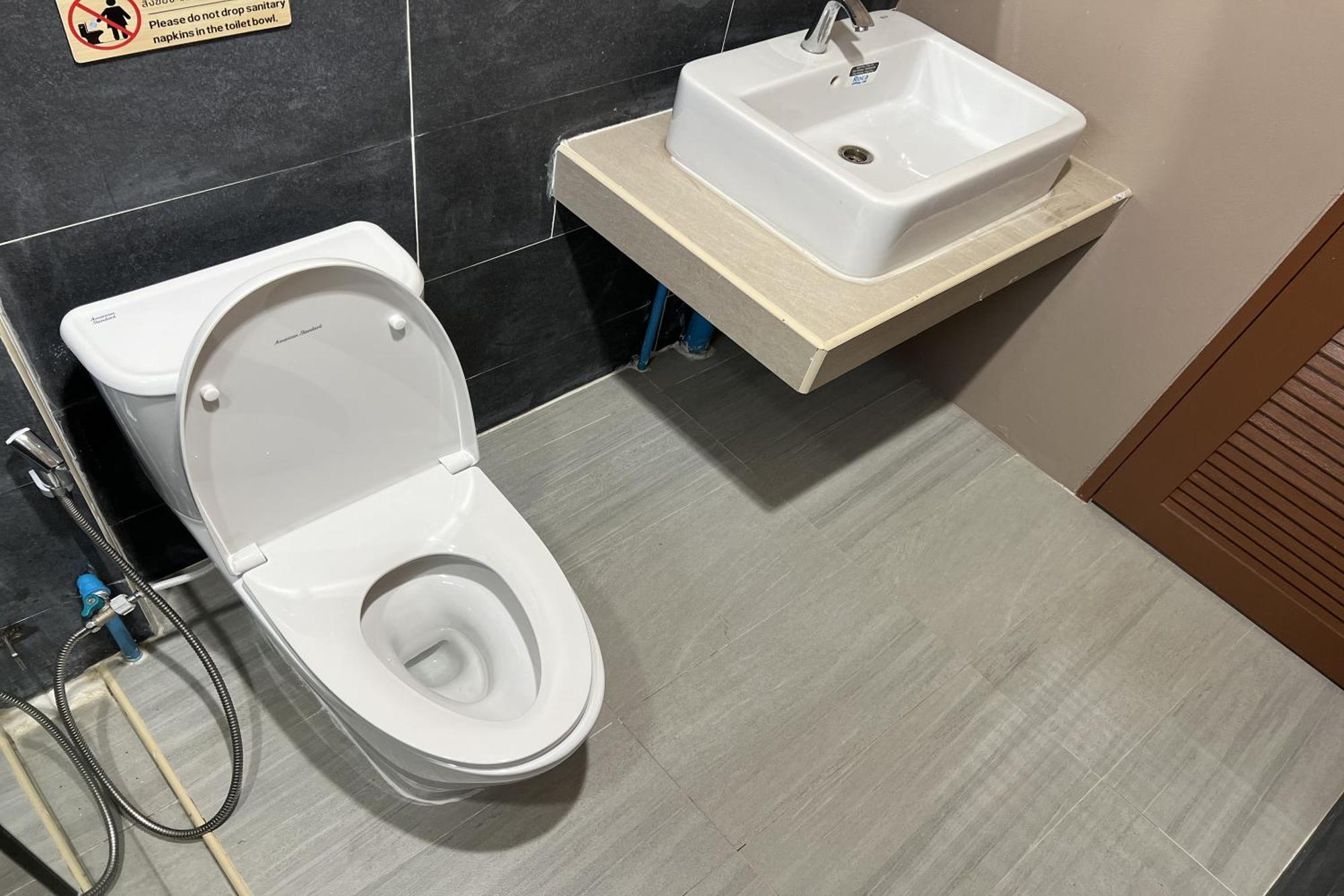 אודון תאני V Tharm Hotel מראה חיצוני תמונה