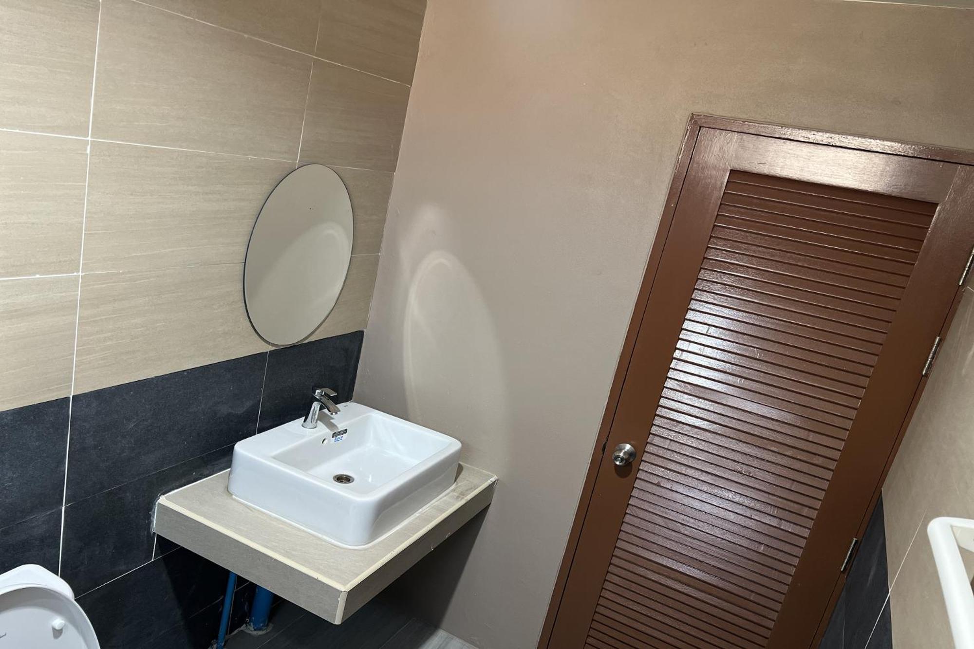 אודון תאני V Tharm Hotel מראה חיצוני תמונה