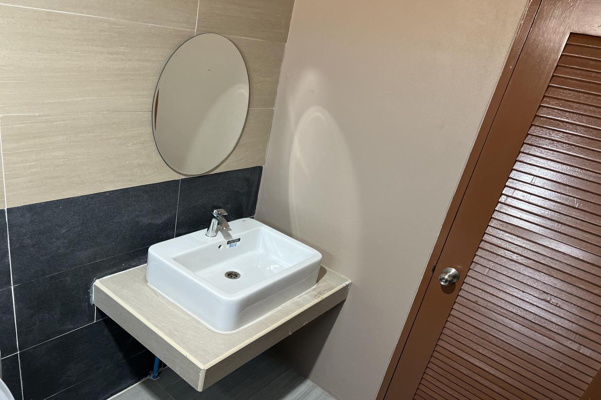 אודון תאני V Tharm Hotel מראה חיצוני תמונה