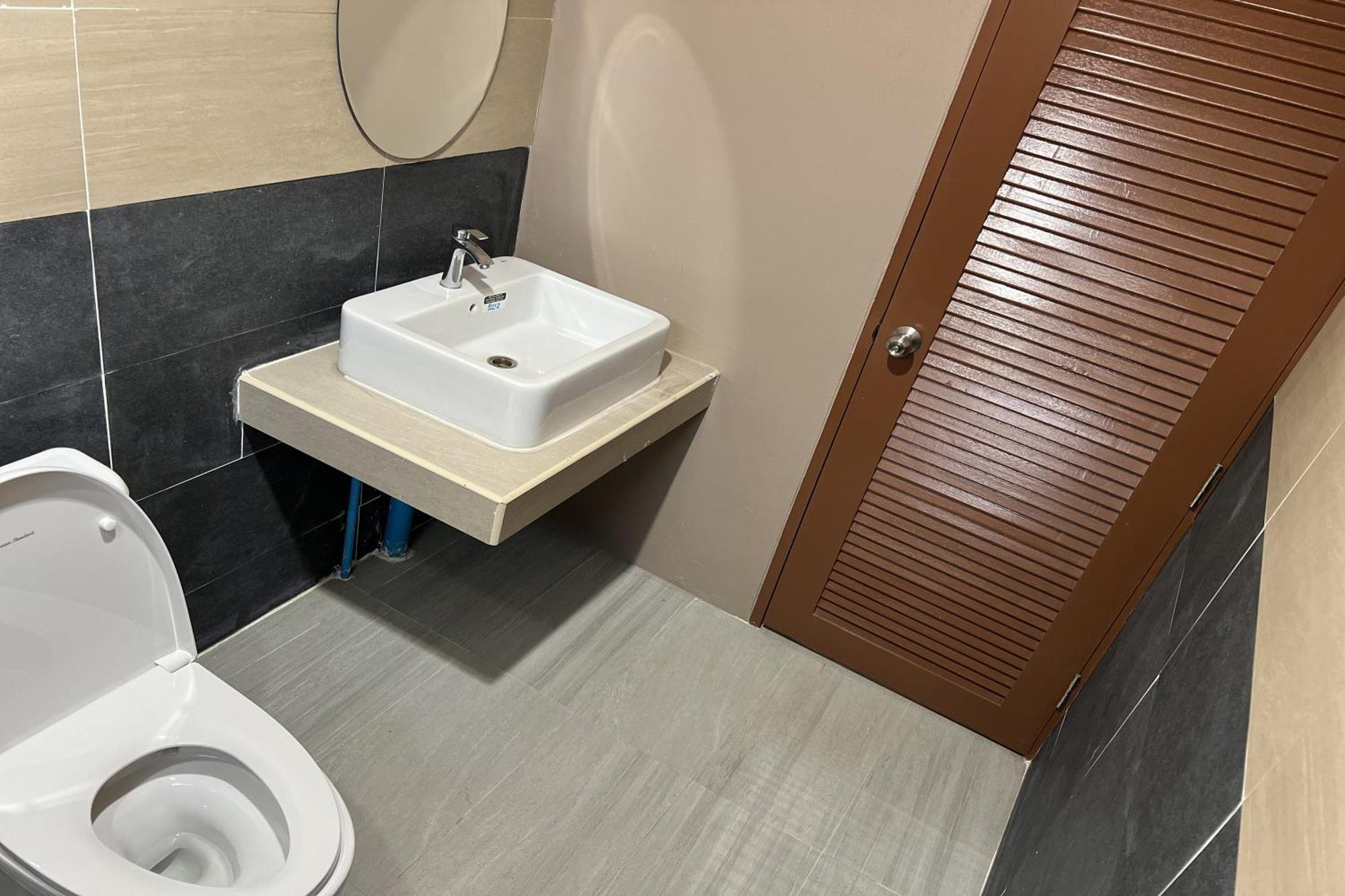 אודון תאני V Tharm Hotel מראה חיצוני תמונה