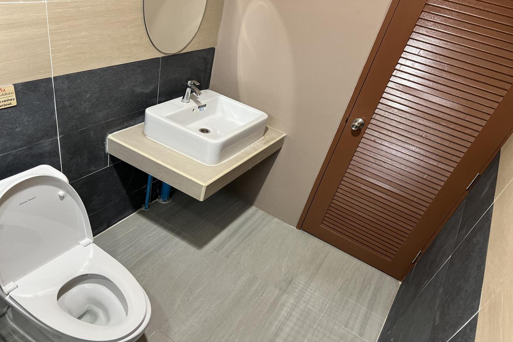 אודון תאני V Tharm Hotel מראה חיצוני תמונה
