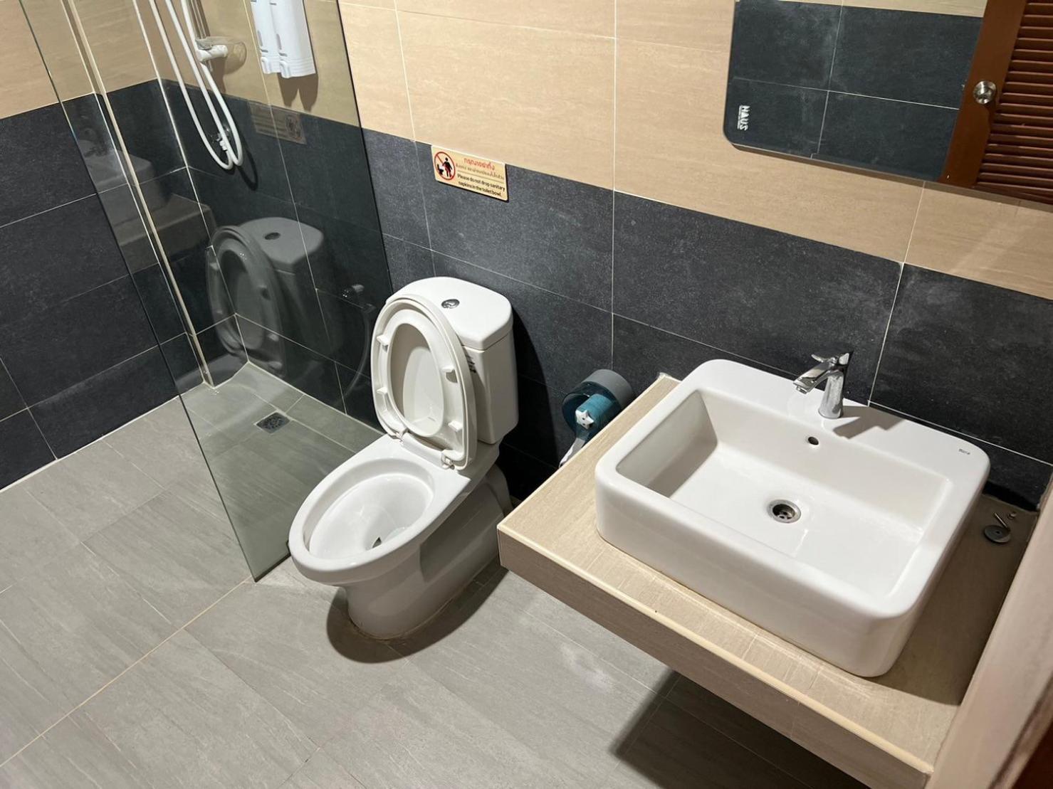 אודון תאני V Tharm Hotel מראה חיצוני תמונה